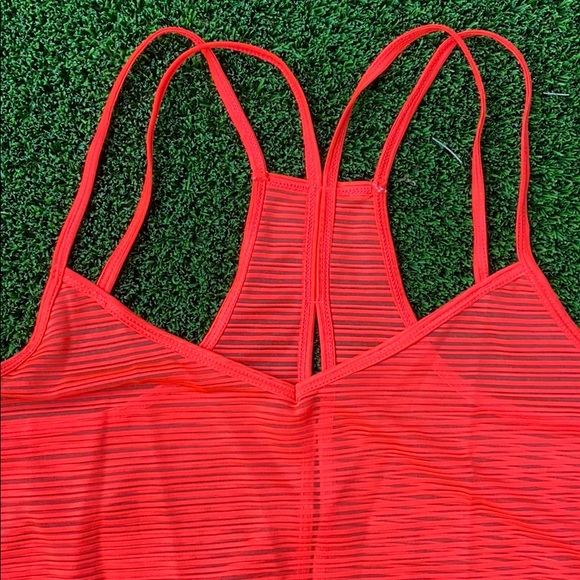 Strappy open slits in back v neck tank top - Picture 2 of 13